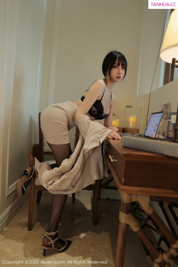 玥儿玥  [XiuRen]高清写真图 2023.03.17 No.6428 玥儿玥er 万宁旅拍第26张图片